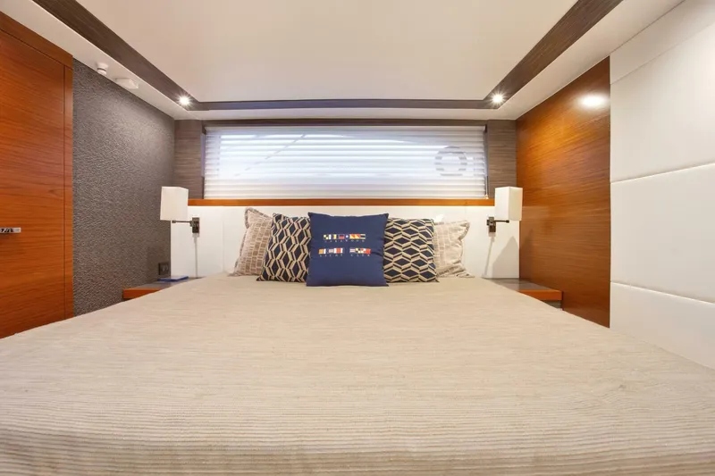 Slide: The Image of Tiara 53 Coupe 2019 - 4240111