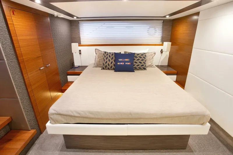 Slide: The Image of Tiara 53 Coupe 2019 - 4240112