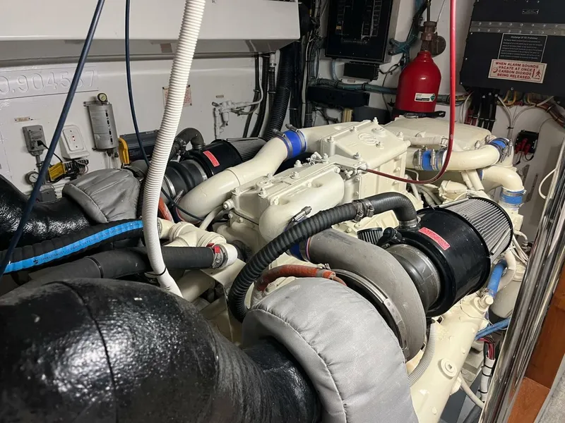 Slide: The Image of Hatteras 70' Cockpit Motor Yacht 1986 - 4242280