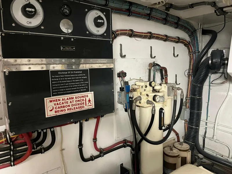 Slide: The Image of Hatteras 70' Cockpit Motor Yacht 1986 - 4242288