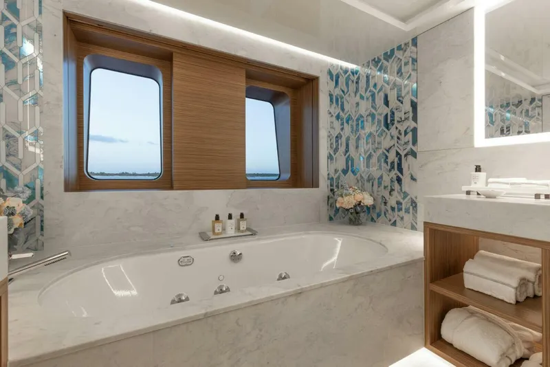 Slide: The Image of Master Bath - 4243886