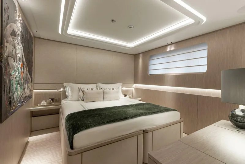 Slide: The Image of Guest 4  - 4243894