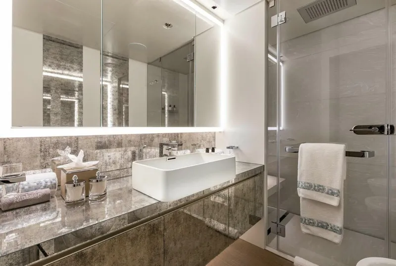 Slide: The Image of Bridge Deck Guest Bath - 4243901