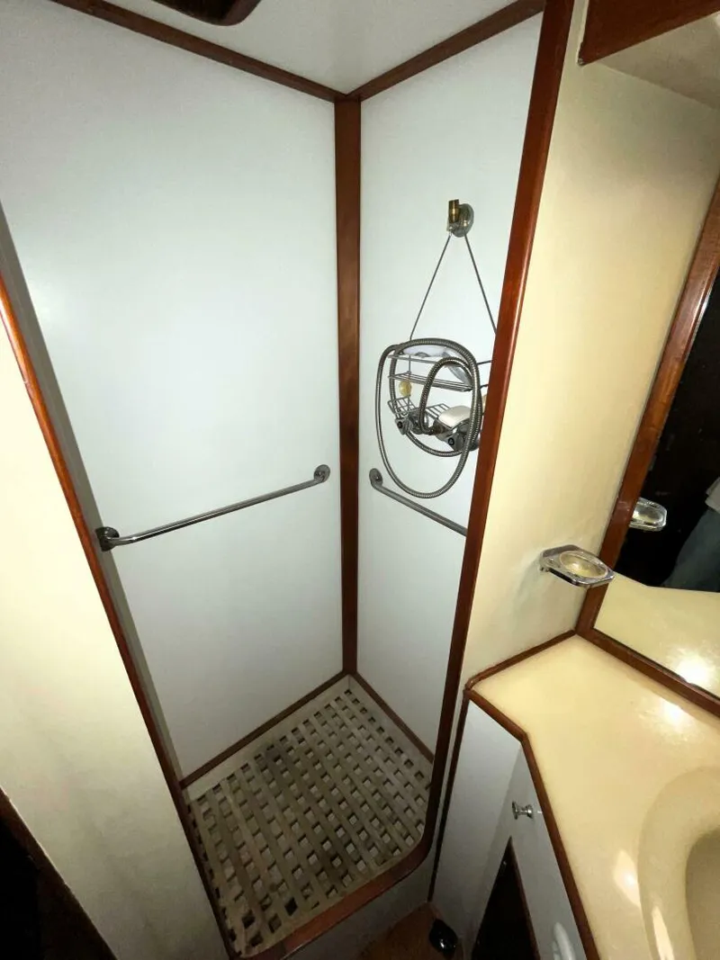 Slide: The Image of Grand Banks 42 Classic 1990 - 4243369