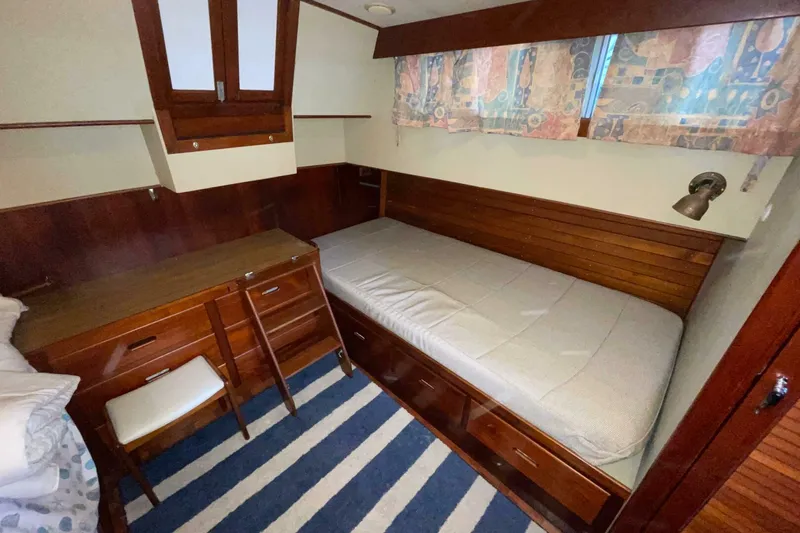 Slide: The Image of Grand Banks 42 Classic 1990 - 4243370