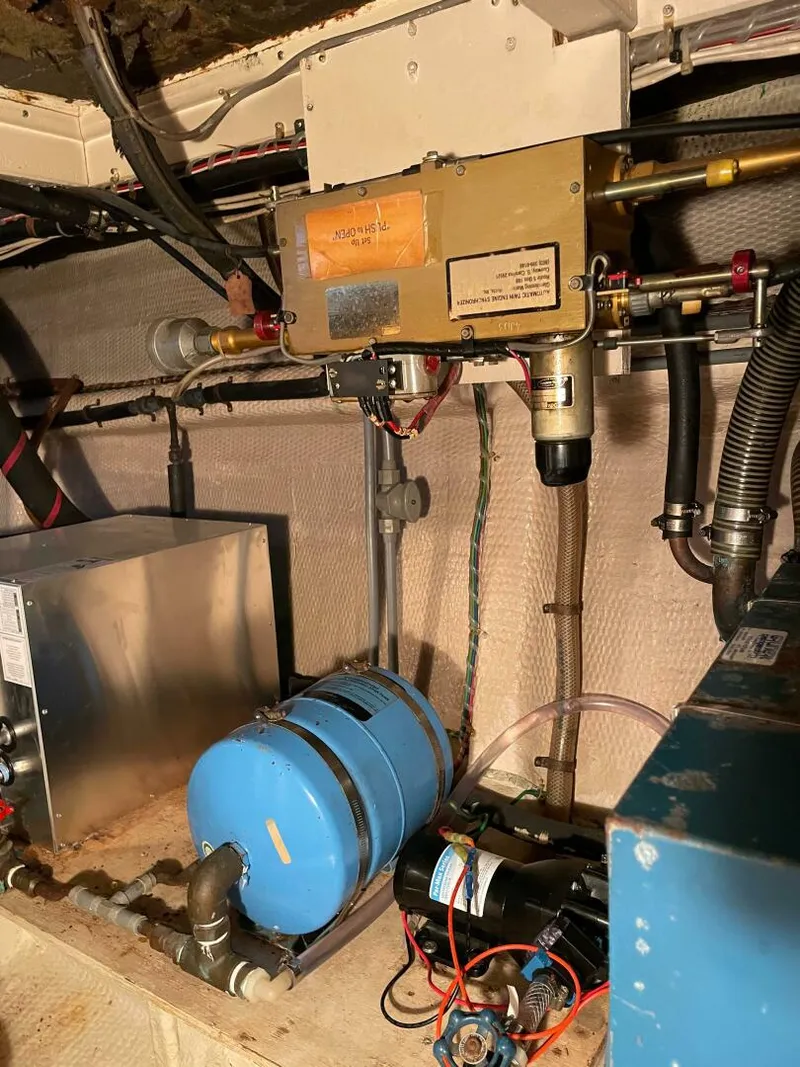 Slide: The Image of Grand Banks 42 Classic 1990 - 4243385