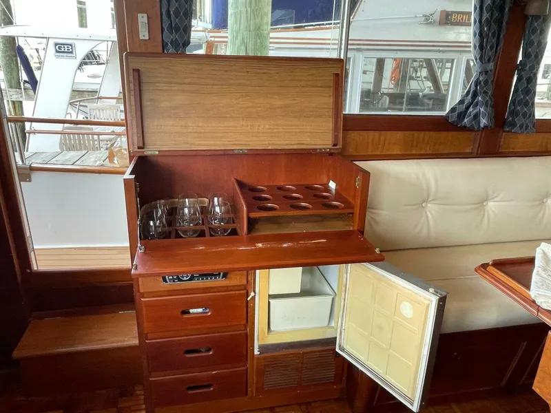 Slide: The Image of Grand Banks 42 Classic 1990 - 4243364