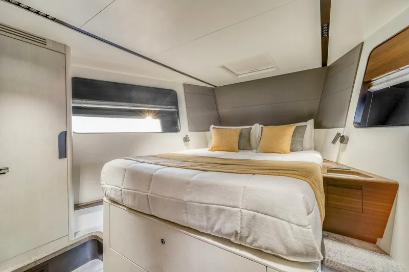 Slide: The Image of Astondoa AS5 2023 - 4244024