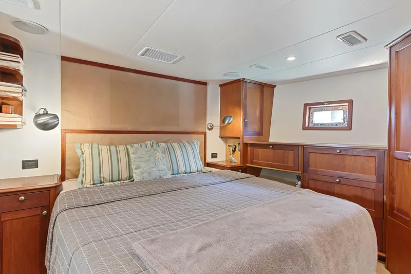 Slide: The Image of Northern Marine 5700 Expedition 2004 - 4245147