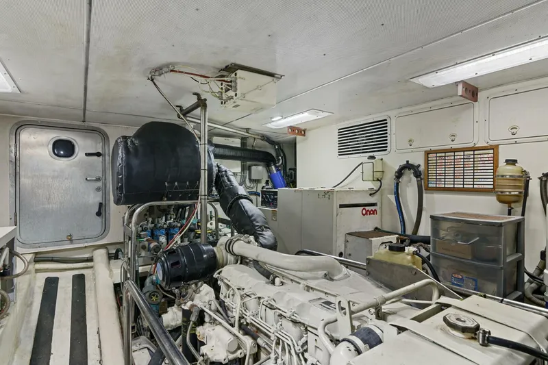 Slide: The Image of Northern Marine 5700 Expedition 2004 - 4245163