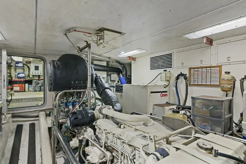 Slide: The Image of Northern Marine 5700 Expedition 2004 - 4245165