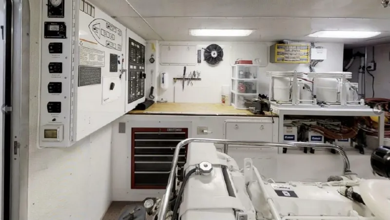 Slide: The Image of Northern Marine 5700 Expedition 2004 - 4245167