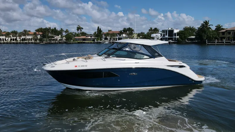 Slide: The Image of Sea Ray 320 Sundancer 2021 - 4362720