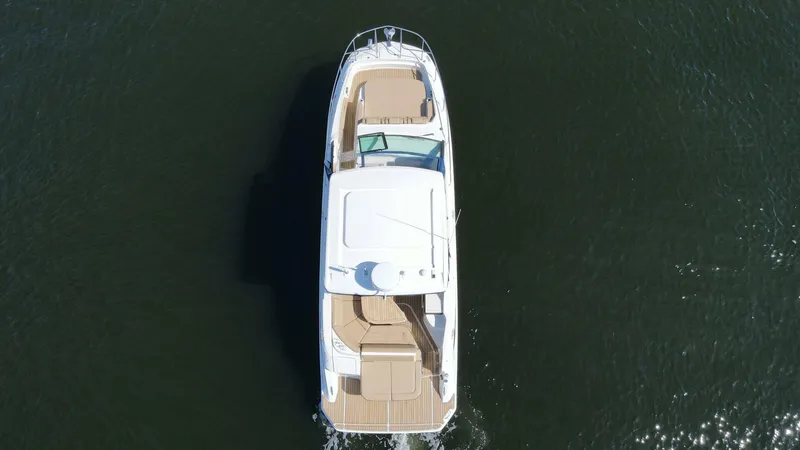 Slide: The Image of Sea Ray 320 Sundancer 2021 - 4362730