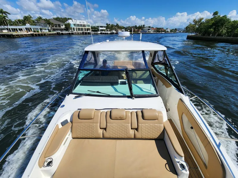 Slide: The Image of Sea Ray 320 Sundancer 2021 - 4362732