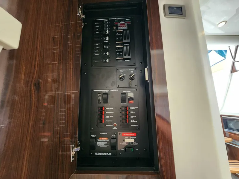 Slide: The Image of Sea Ray 320 Sundancer 2021 - 4362746