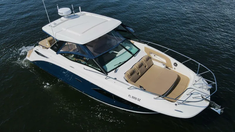 Slide: The Image of Sea Ray 320 Sundancer 2021 - 4362724