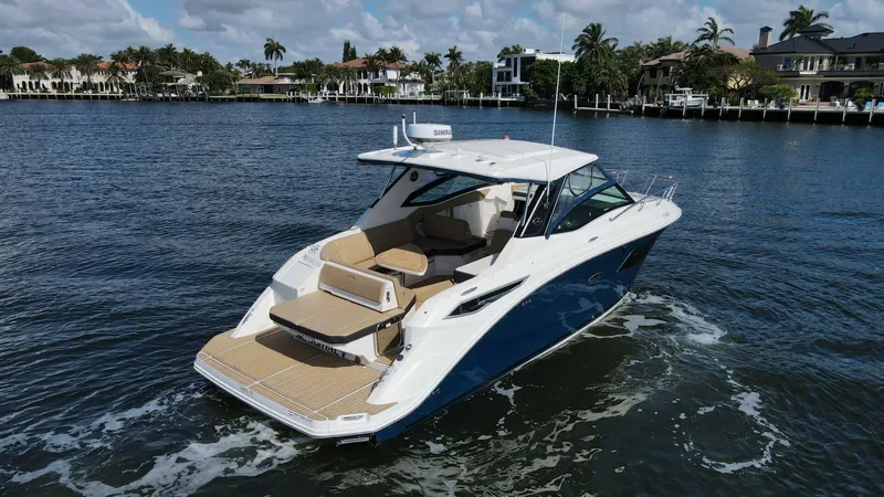 Slide: The Image of Sea Ray 320 Sundancer 2021 - 4362728