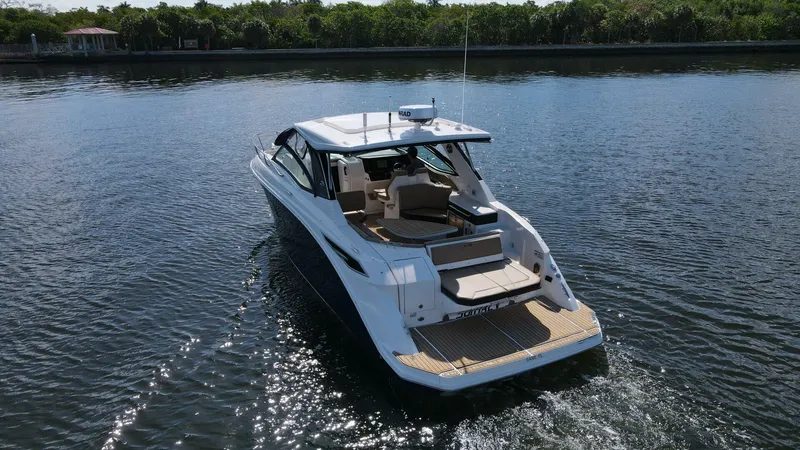 Slide: The Image of Sea Ray 320 Sundancer 2021 - 4362729