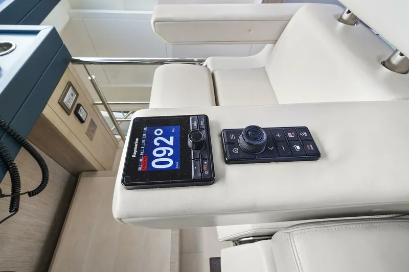 Slide: The Image of Monte Carlo Yachts MCY 76 Skylounge 2021 - 4249534