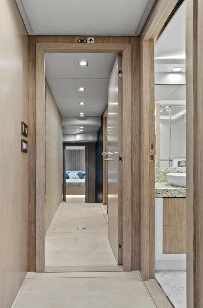 Slide: The Image of Monte Carlo Yachts MCY 76 Skylounge 2021 - 4249522