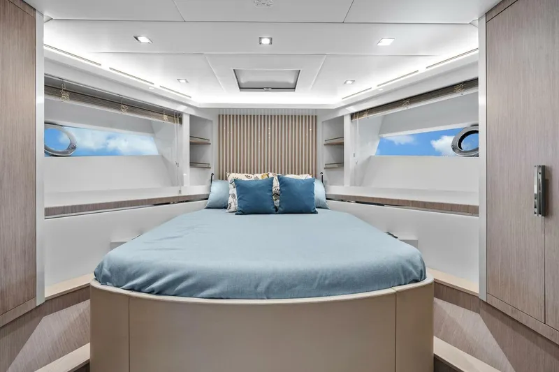 Slide: The Image of Monte Carlo Yachts MCY 76 Skylounge 2021 - 4249521