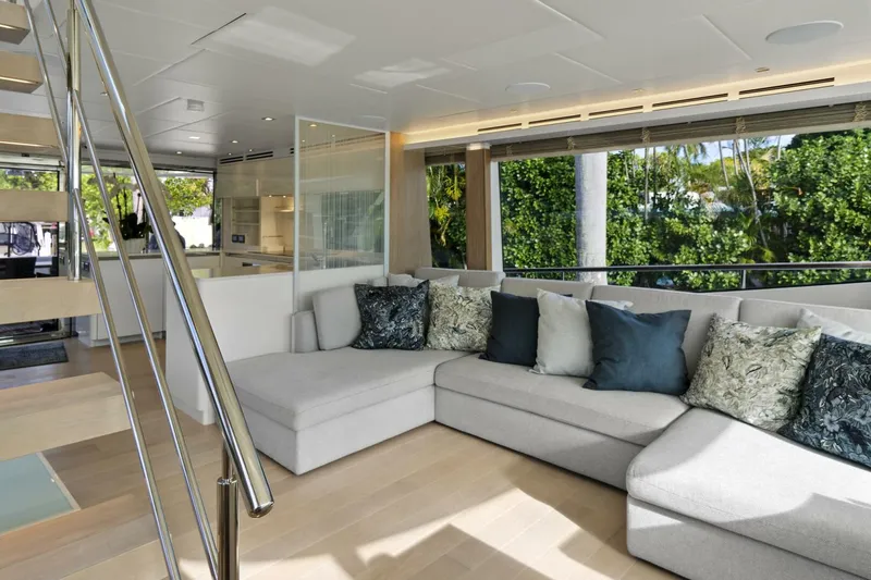 Slide: The Image of Monte Carlo Yachts MCY 76 Skylounge 2021 - 4249549