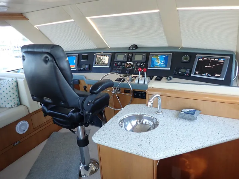 Slide: The Image of Enclosed Flybridge - 4252839