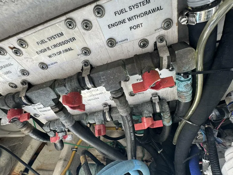 Slide: The Image of Tiara 3100 Open 2000 - 4321118