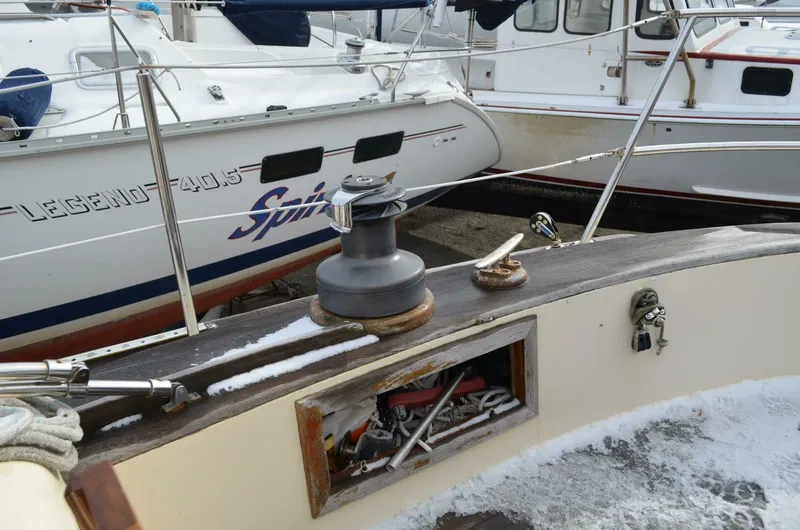 Slide: The Image of Young Sun Cutter 1982 - 5147509