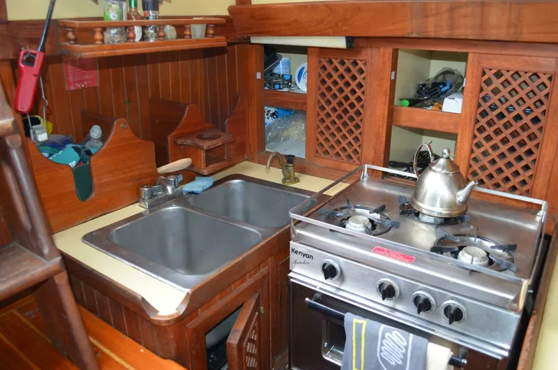 Slide: The Image of Young Sun Cutter 1982 - 5147519