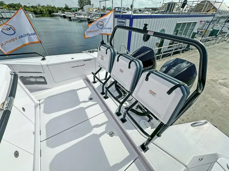 Slide: The Image of Axopar 37 Sun Top 2024 - 5351058