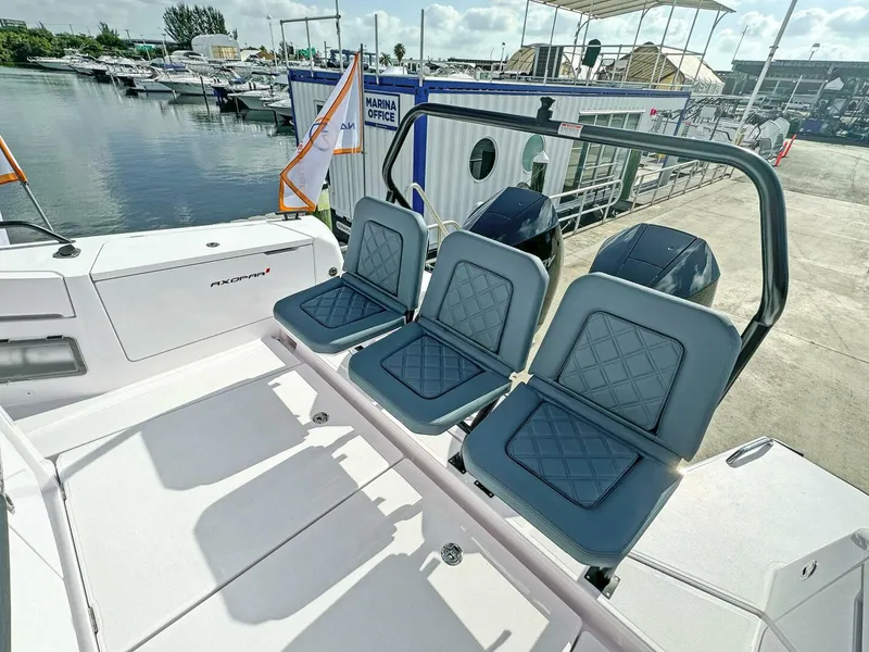 Slide: The Image of Axopar 37 Sun Top 2024 - 5351062