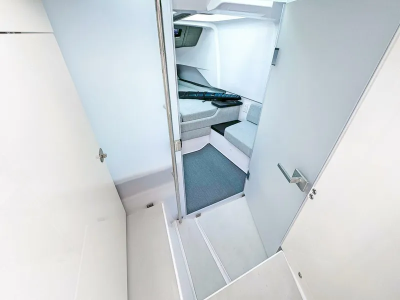 Slide: The Image of Axopar 37 Sun Top 2024 - 5351070