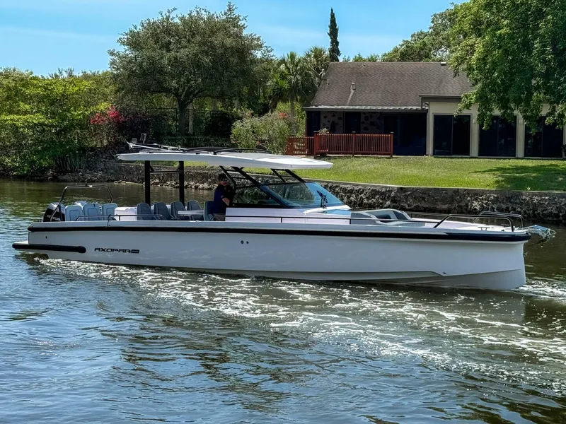 Slide: The Image of Axopar 37 Sun Top 2024 - 5351053