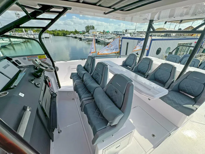 Slide: The Image of Axopar 37 Sun Top 2024 - 5351063