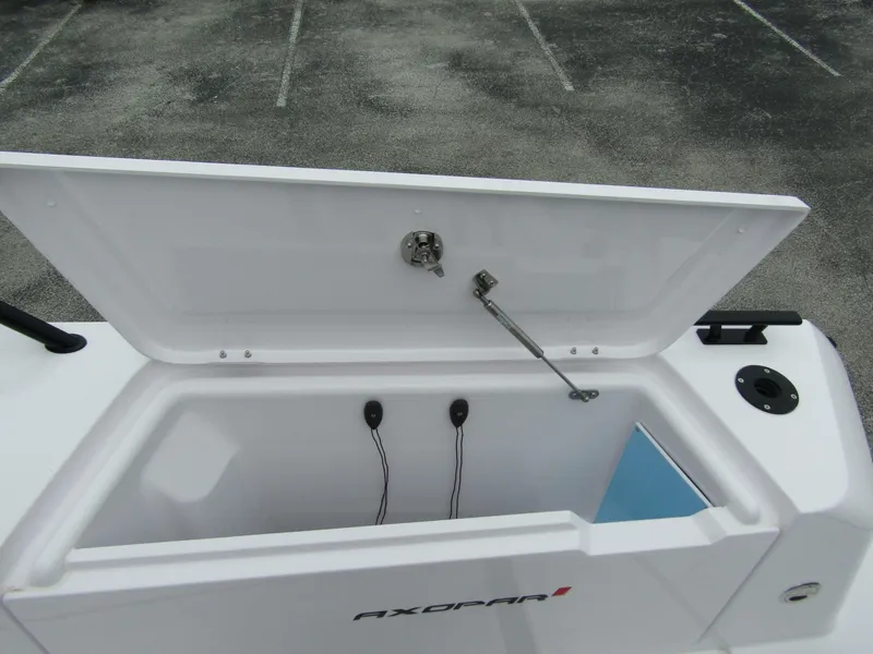 Slide: The Image of Axopar 37XC CROSS CABIN 2024 - 7466855