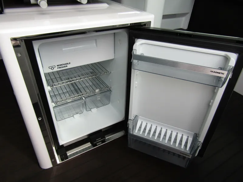 Slide: The Image of Axopar 37XC CROSS CABIN 2024 - 7466840