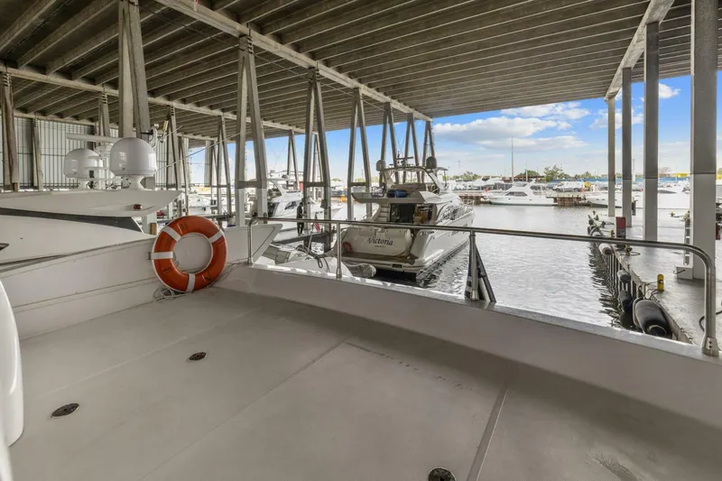 Slide: The Image of Azimut 55 flybridge 2005 - 4256167