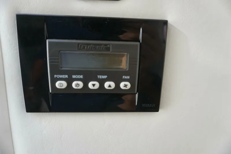 Slide: The Image of Cruisers Yachts 328 BR 2015 - 4256794