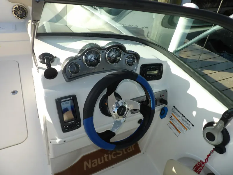 Slide: The Image of NauticStar 203 DC 2018 - 4257534