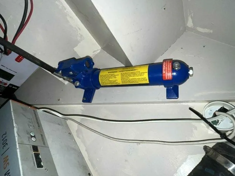 Slide: The Image of Canadian Sailcraft TDM OFFSHORE 1990 - 4257765