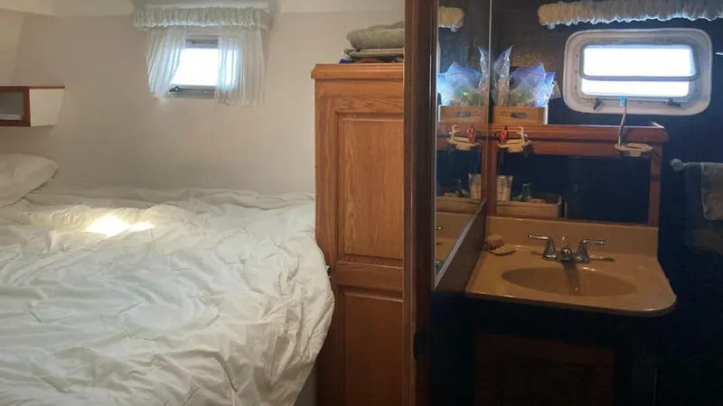 Slide: The Image of Canadian Sailcraft TDM OFFSHORE 1990 - 4899080