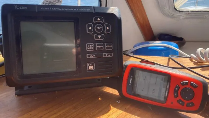 Slide: The Image of Canadian Sailcraft TDM OFFSHORE 1990 - 4899083