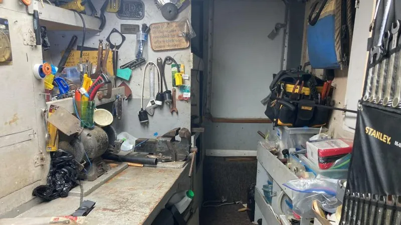 Slide: The Image of Canadian Sailcraft TDM OFFSHORE 1990 - 4899085