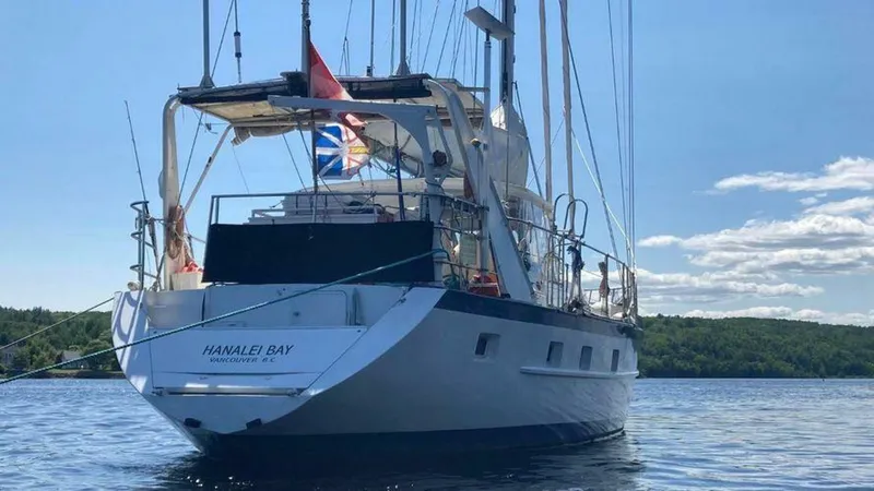 Slide: The Image of Canadian Sailcraft TDM OFFSHORE 1990 - 4899090