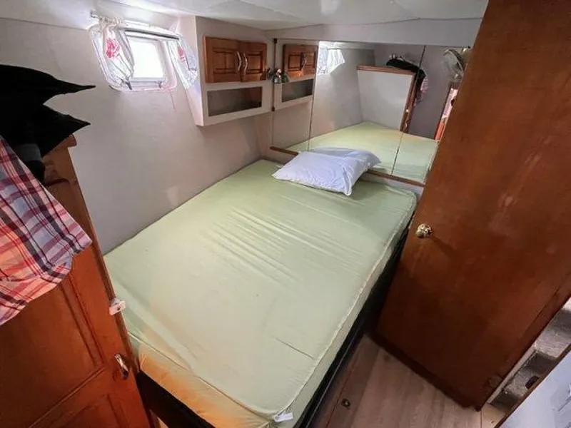 Slide: The Image of Canadian Sailcraft TDM OFFSHORE 1990 - 4257709