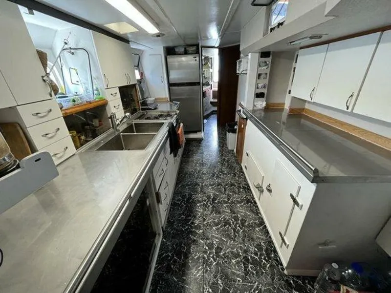 Slide: The Image of Canadian Sailcraft TDM OFFSHORE 1990 - 4257718