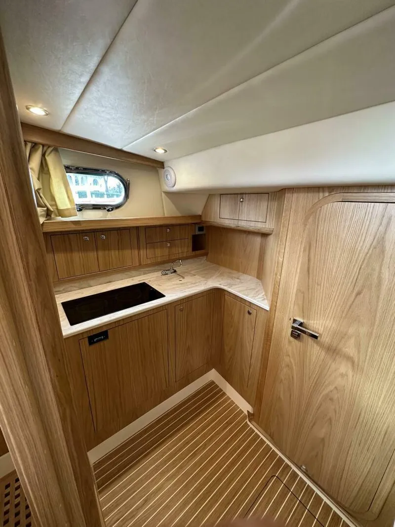 Slide: The Image of Fratelli Aprea Sorrento Cabinatto 32 2023 - 4258289