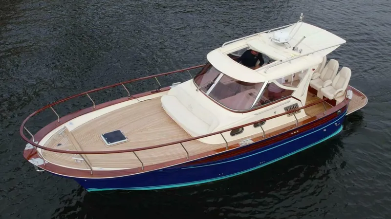 Slide: The Image of Fratelli Aprea Sorrento Cabinatto 32 2023 - 4258324